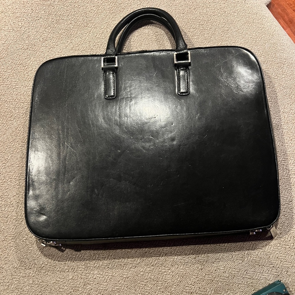 HOBO Elegant Black Leather Briefcase